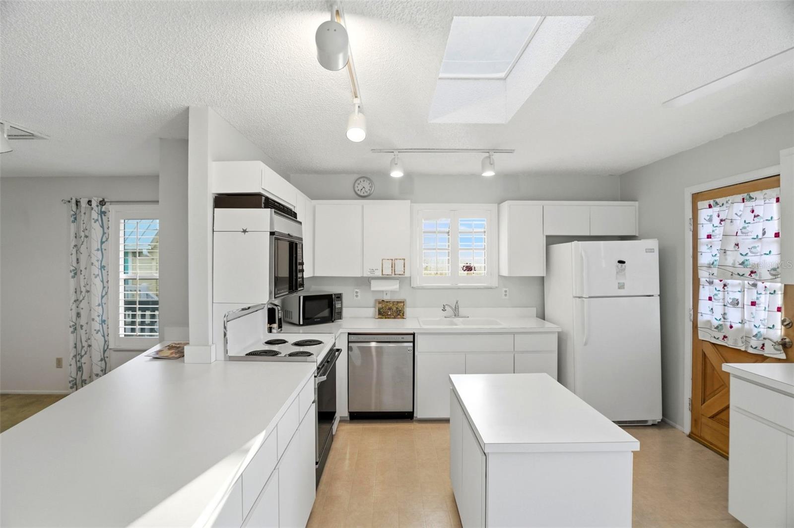 110 GEORGIA AVE. AVE, CRYSTAL BEACH, FL, 34681