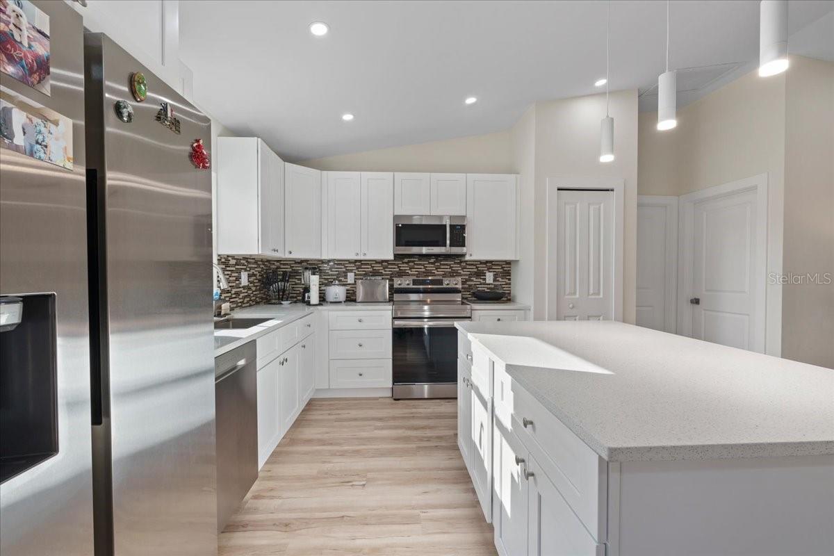 2405 VANCOUVER LN, NORTH PORT, FL, 34286