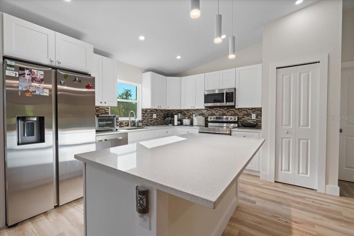2405 VANCOUVER LN, NORTH PORT, FL, 34286