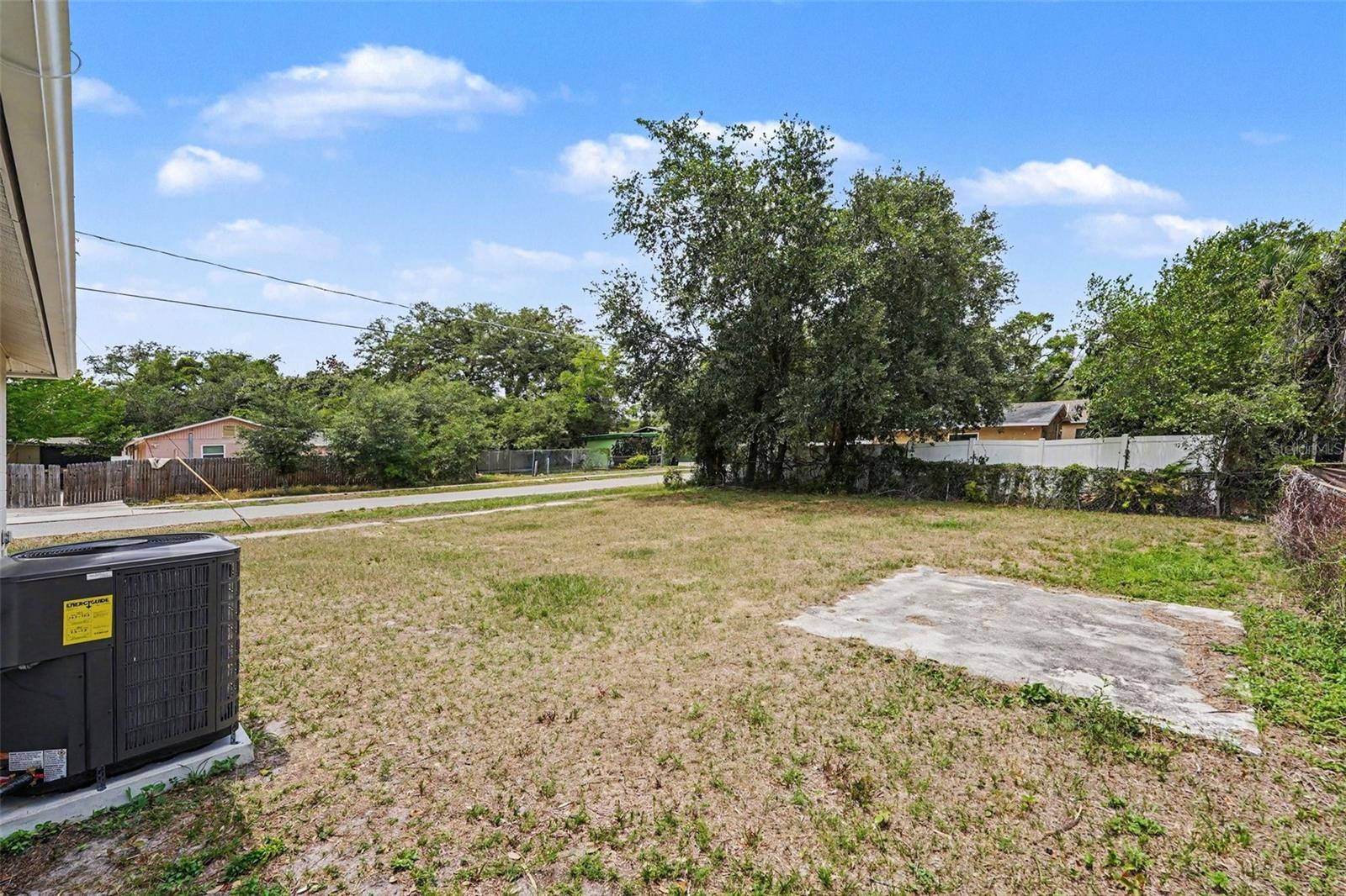 1602 E NORTH BAY ST, TAMPA, FL, 33610