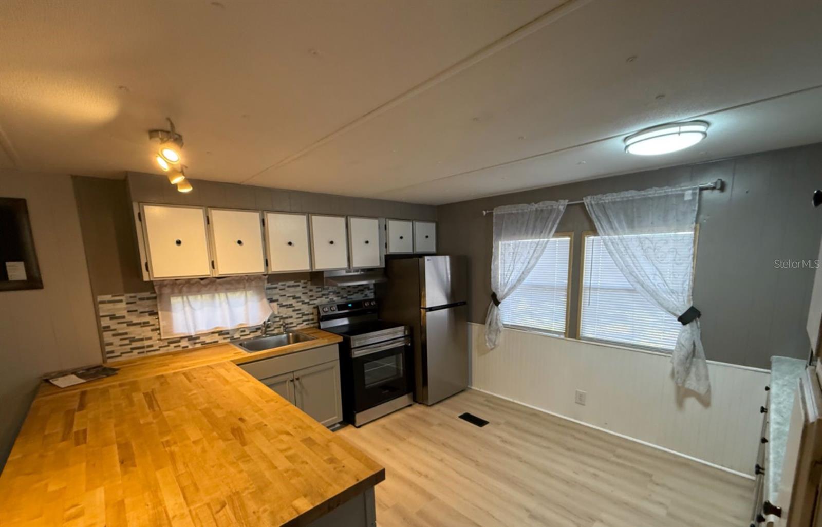 37814 DAUGHTERY RD, ZEPHYRHILLS, FL, 33541