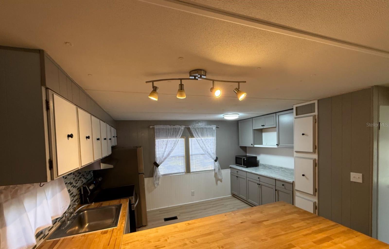 37814 DAUGHTERY RD, ZEPHYRHILLS, FL, 33541