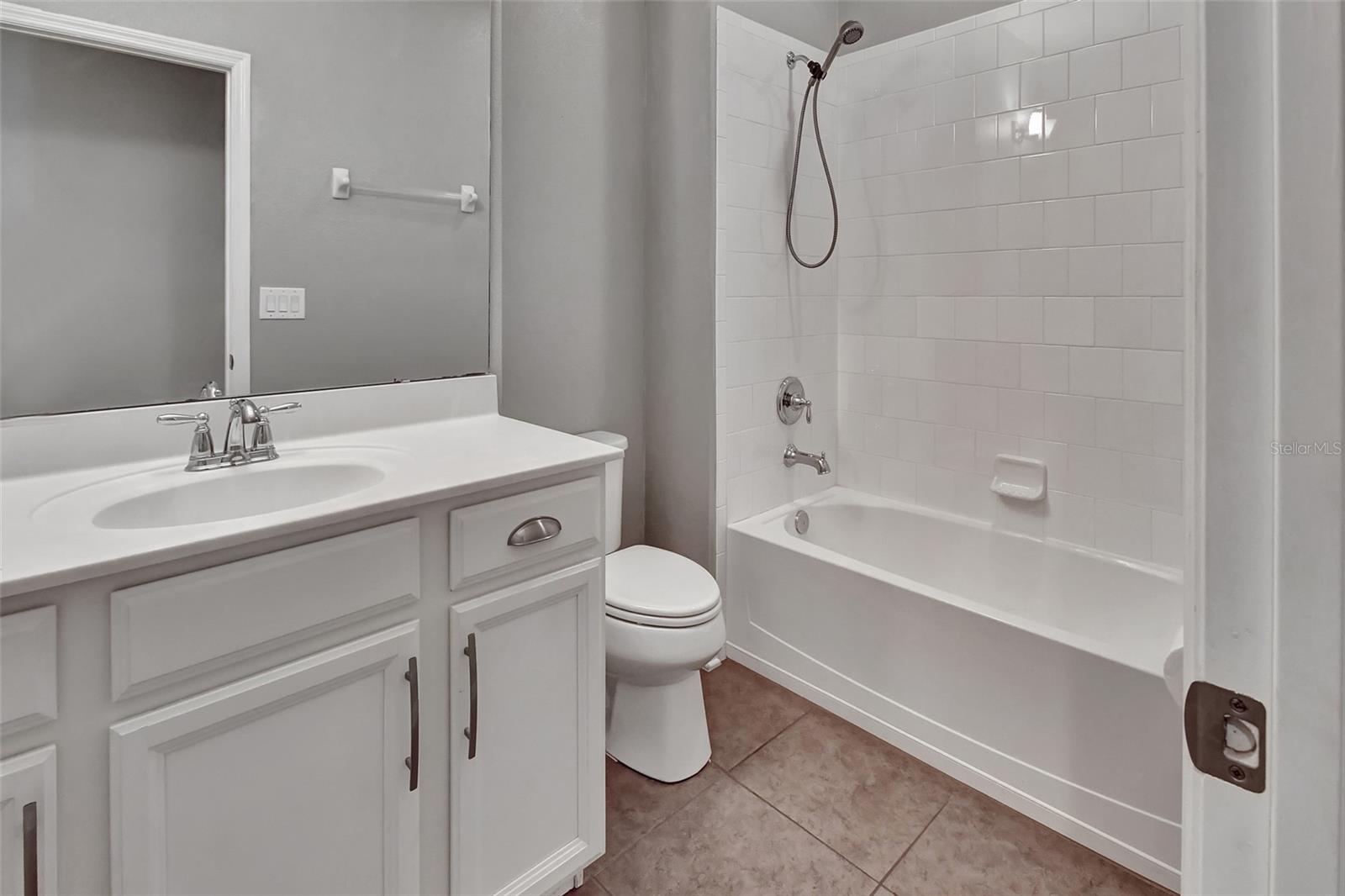 175 ANCONA AVE, DEBARY, FL, 32713