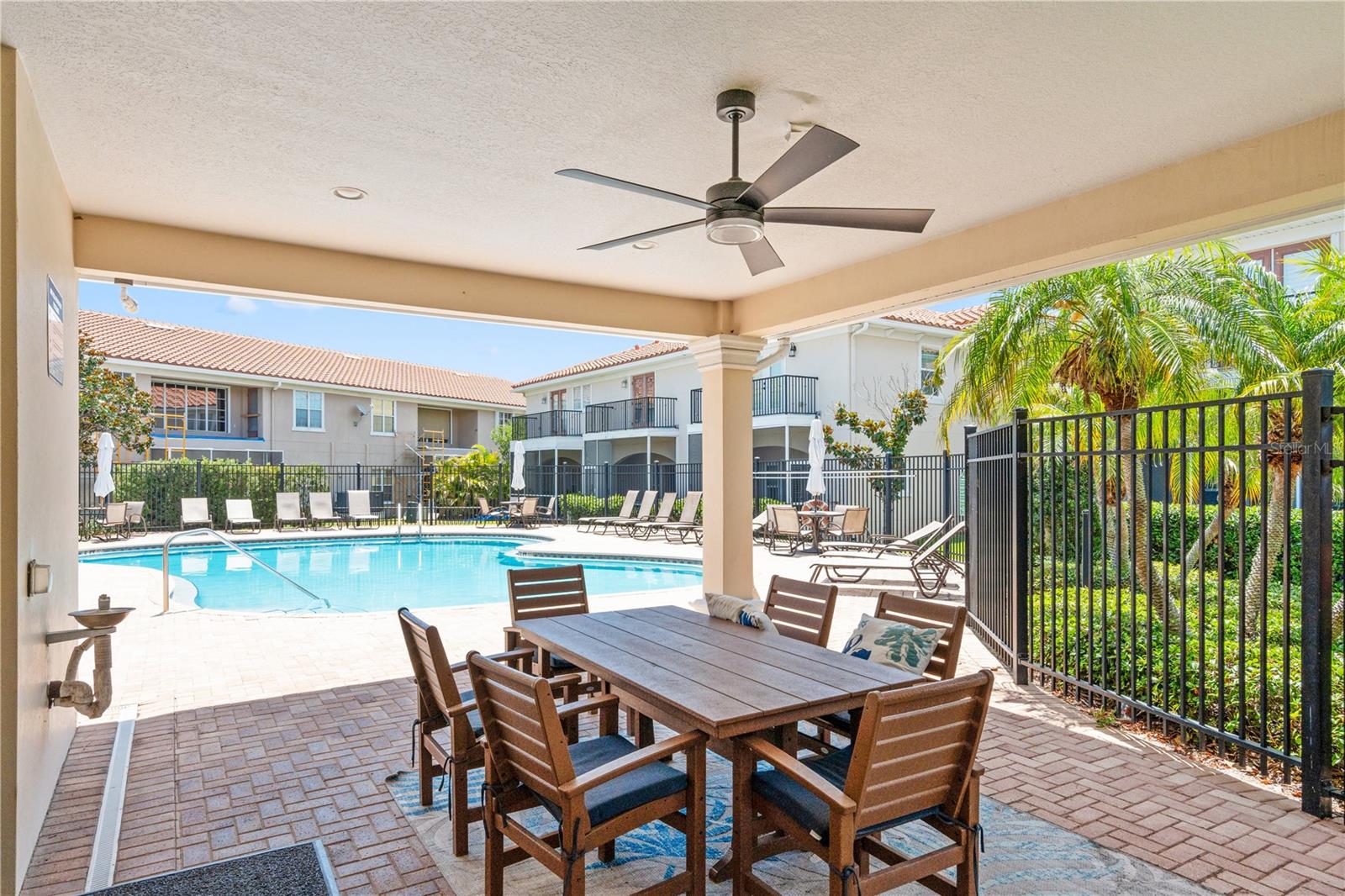 210 VALENCIA CIR, ST PETERSBURG, FL, 33716