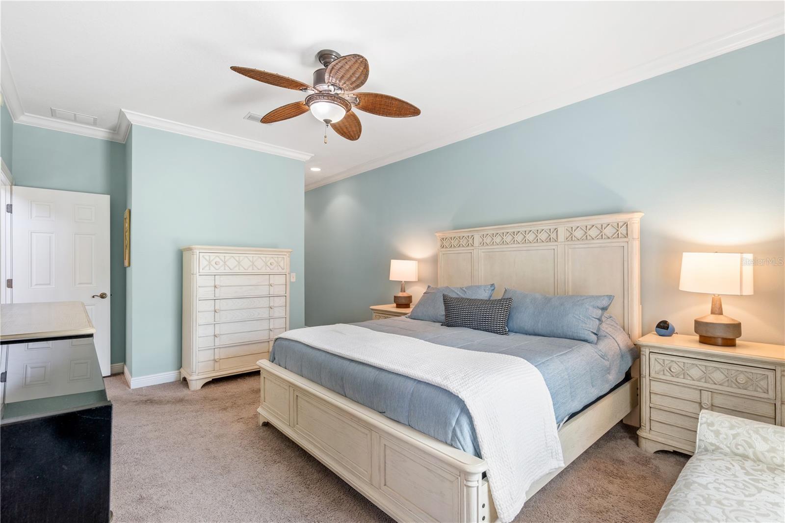 210 VALENCIA CIR, ST PETERSBURG, FL, 33716