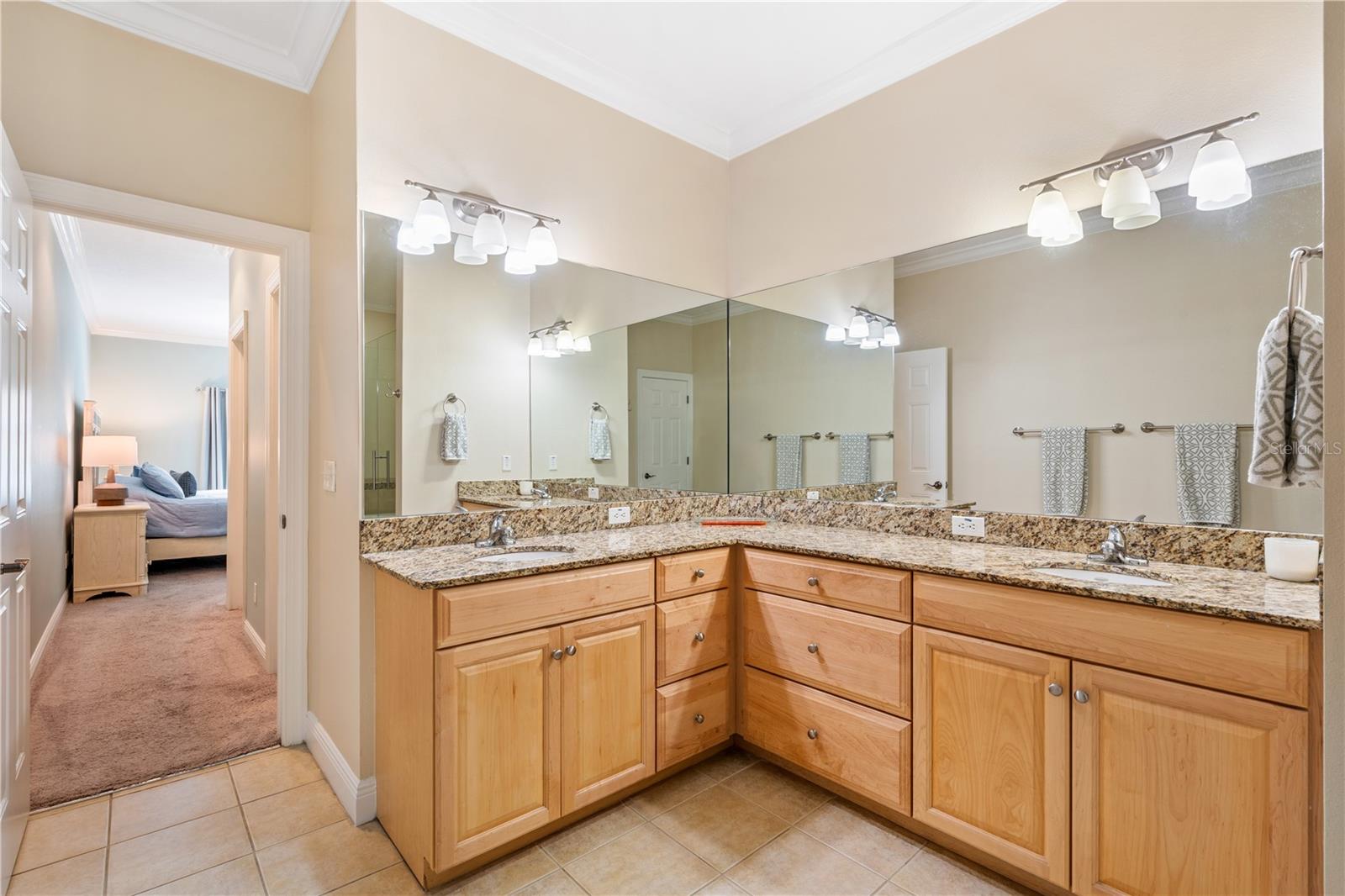 210 VALENCIA CIR, ST PETERSBURG, FL, 33716