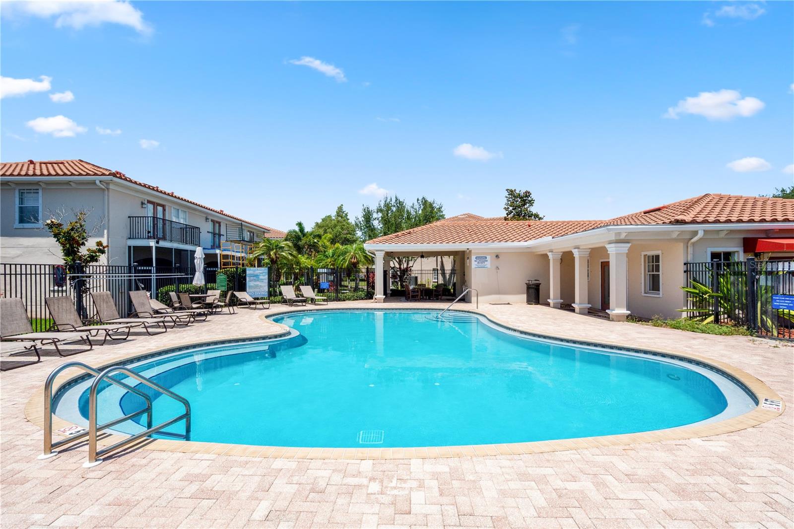 210 VALENCIA CIR, ST PETERSBURG, FL, 33716