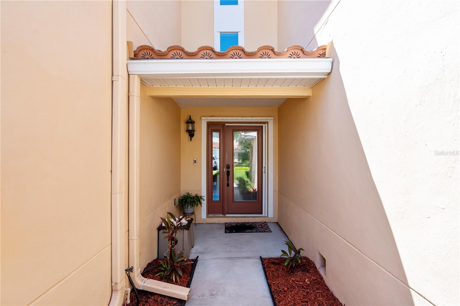 210 VALENCIA CIR, ST PETERSBURG, FL, 33716