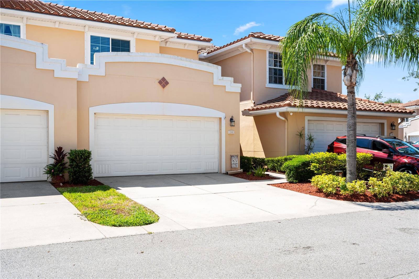 210 VALENCIA CIR, ST PETERSBURG, FL, 33716