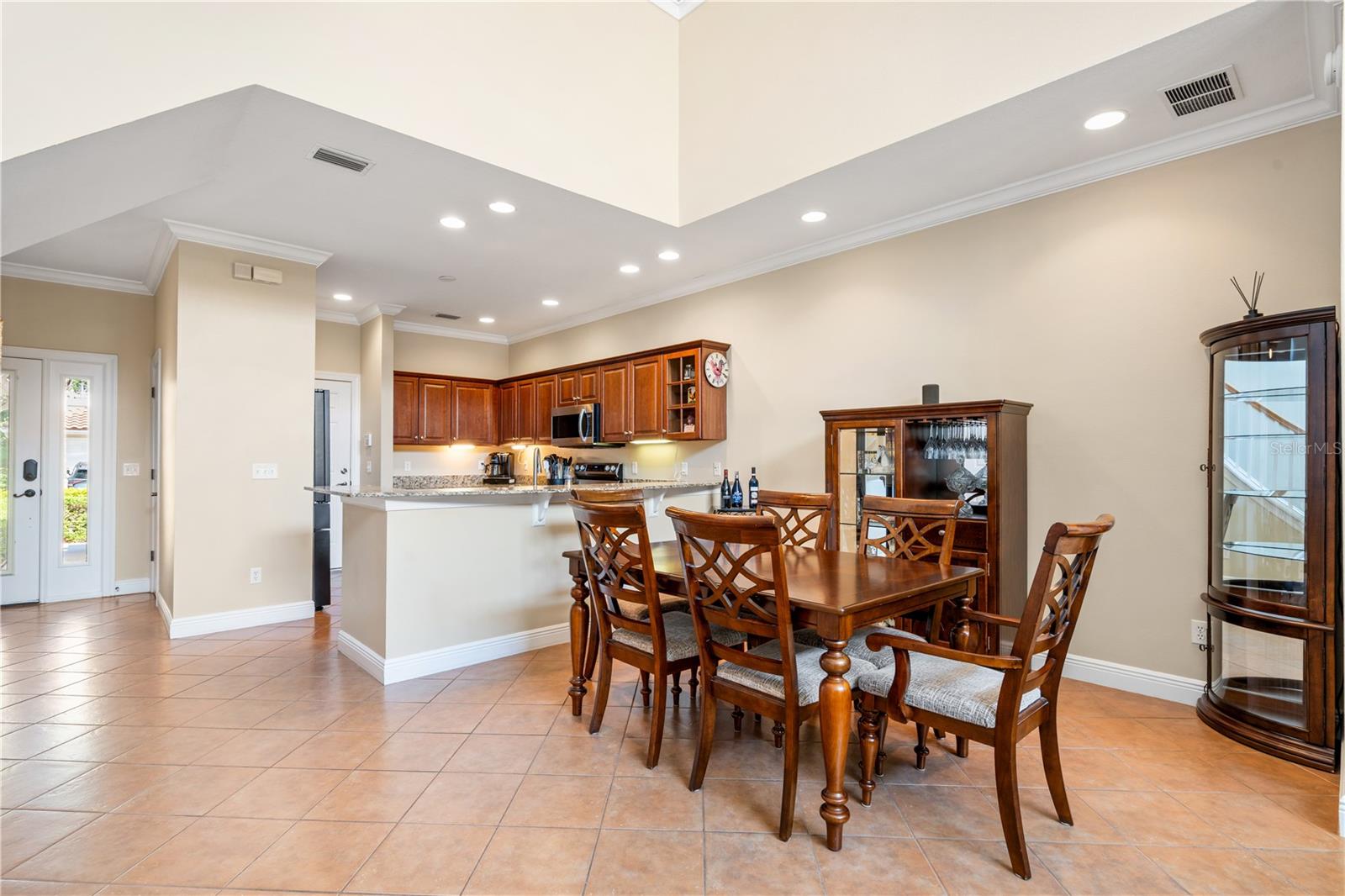 210 VALENCIA CIR, ST PETERSBURG, FL, 33716