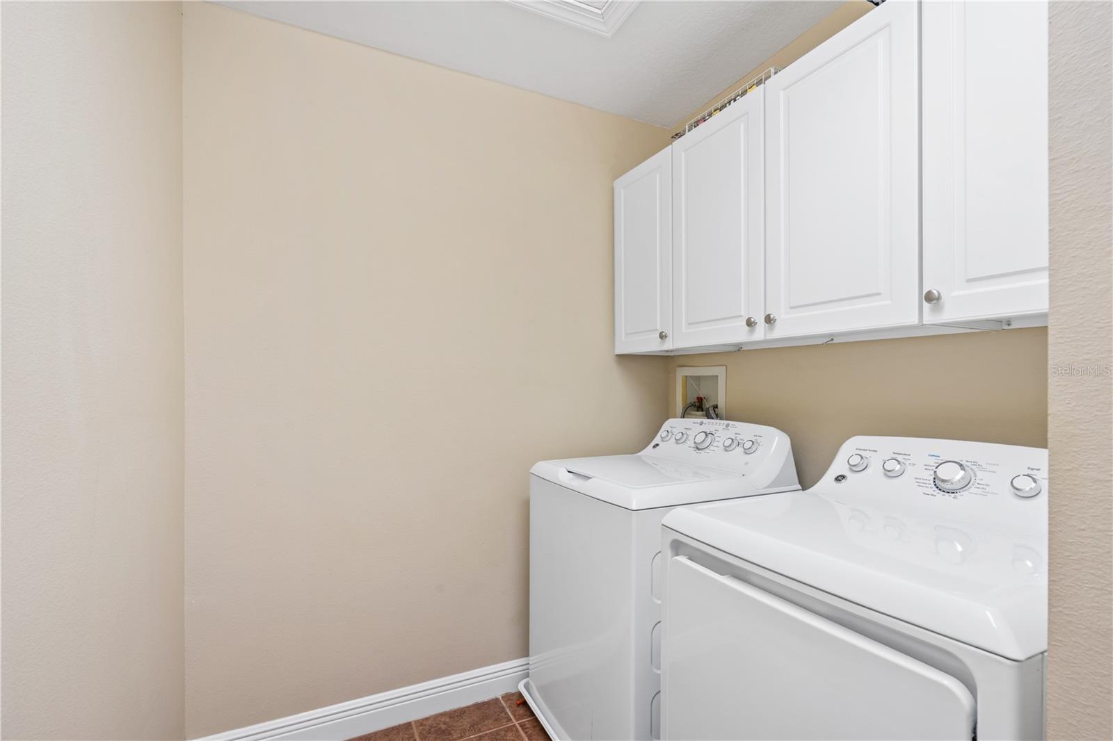 210 VALENCIA CIR, ST PETERSBURG, FL, 33716