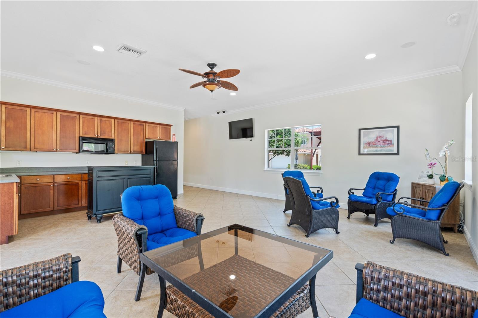 210 VALENCIA CIR, ST PETERSBURG, FL, 33716