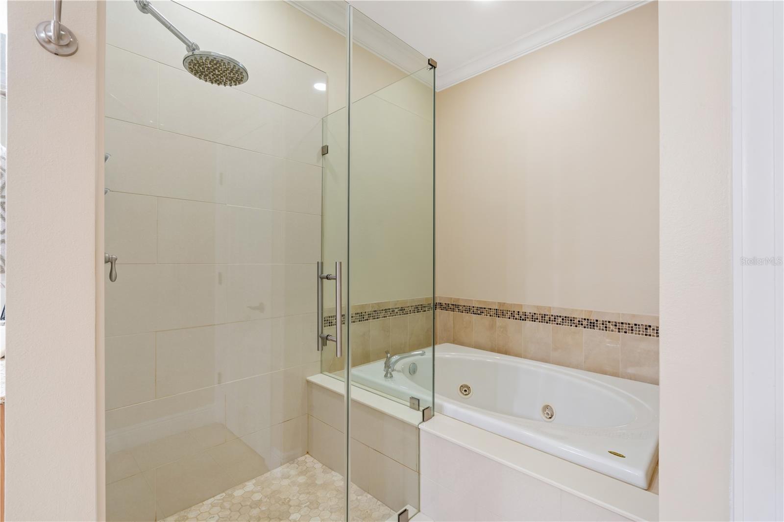 210 VALENCIA CIR, ST PETERSBURG, FL, 33716