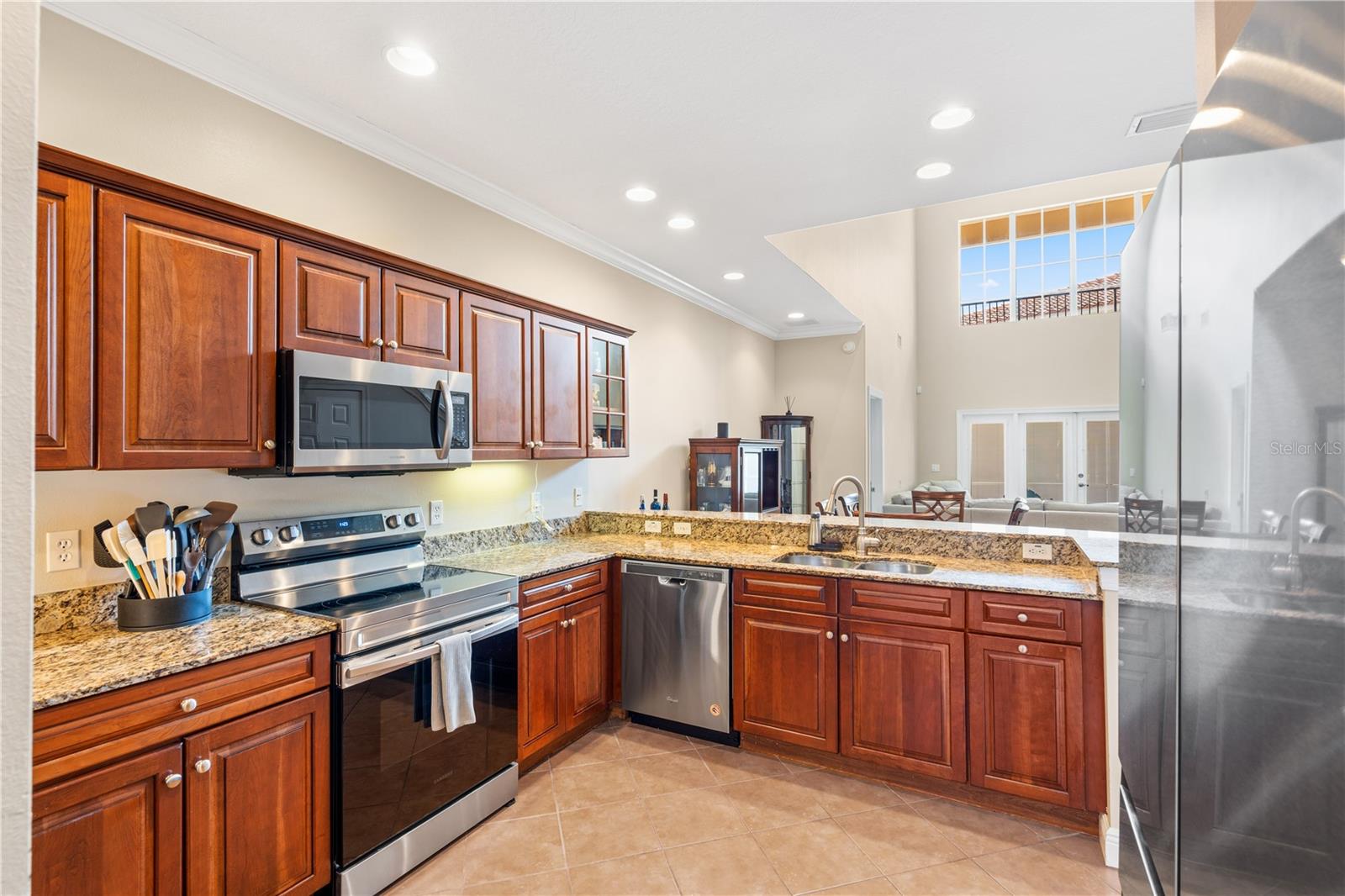 210 VALENCIA CIR, ST PETERSBURG, FL, 33716