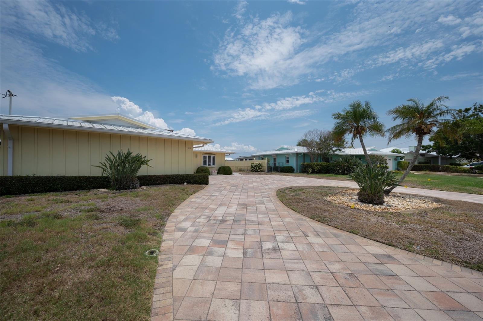 516 HARBOR DR N, INDIAN ROCKS BEACH, FL, 33785