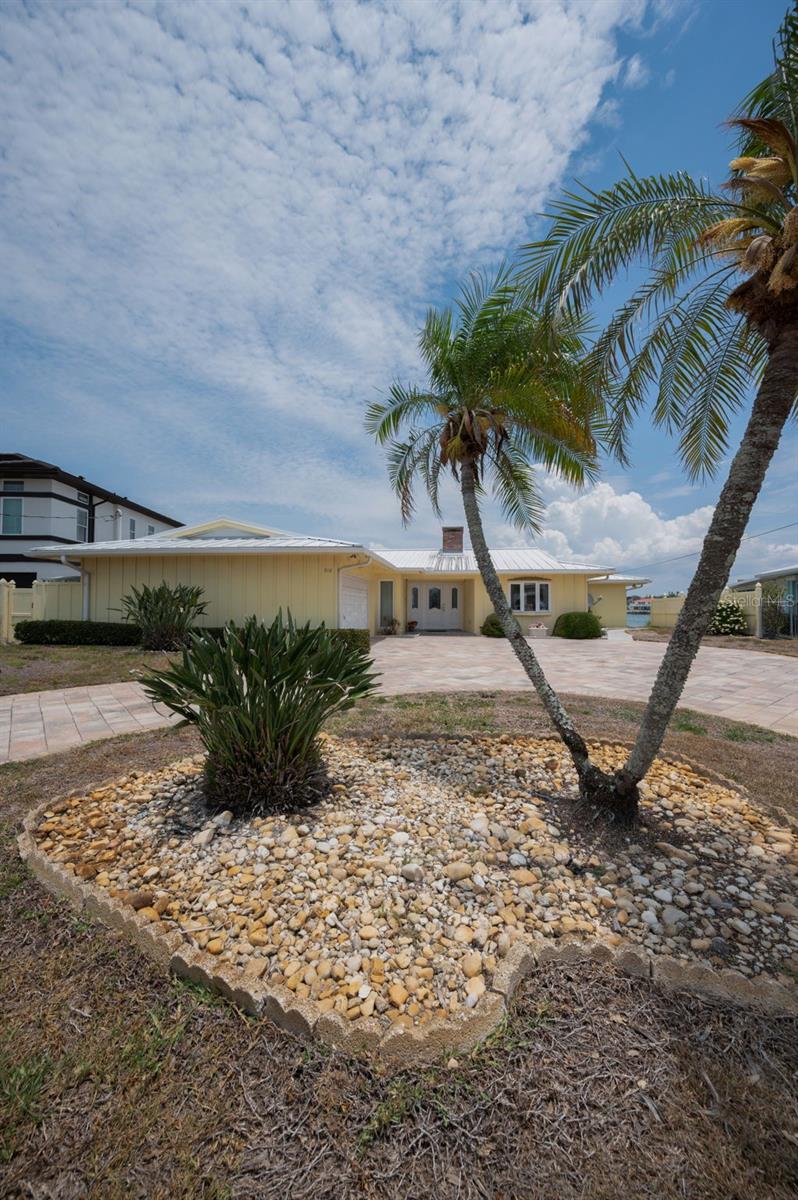 516 HARBOR DR N, INDIAN ROCKS BEACH, FL, 33785