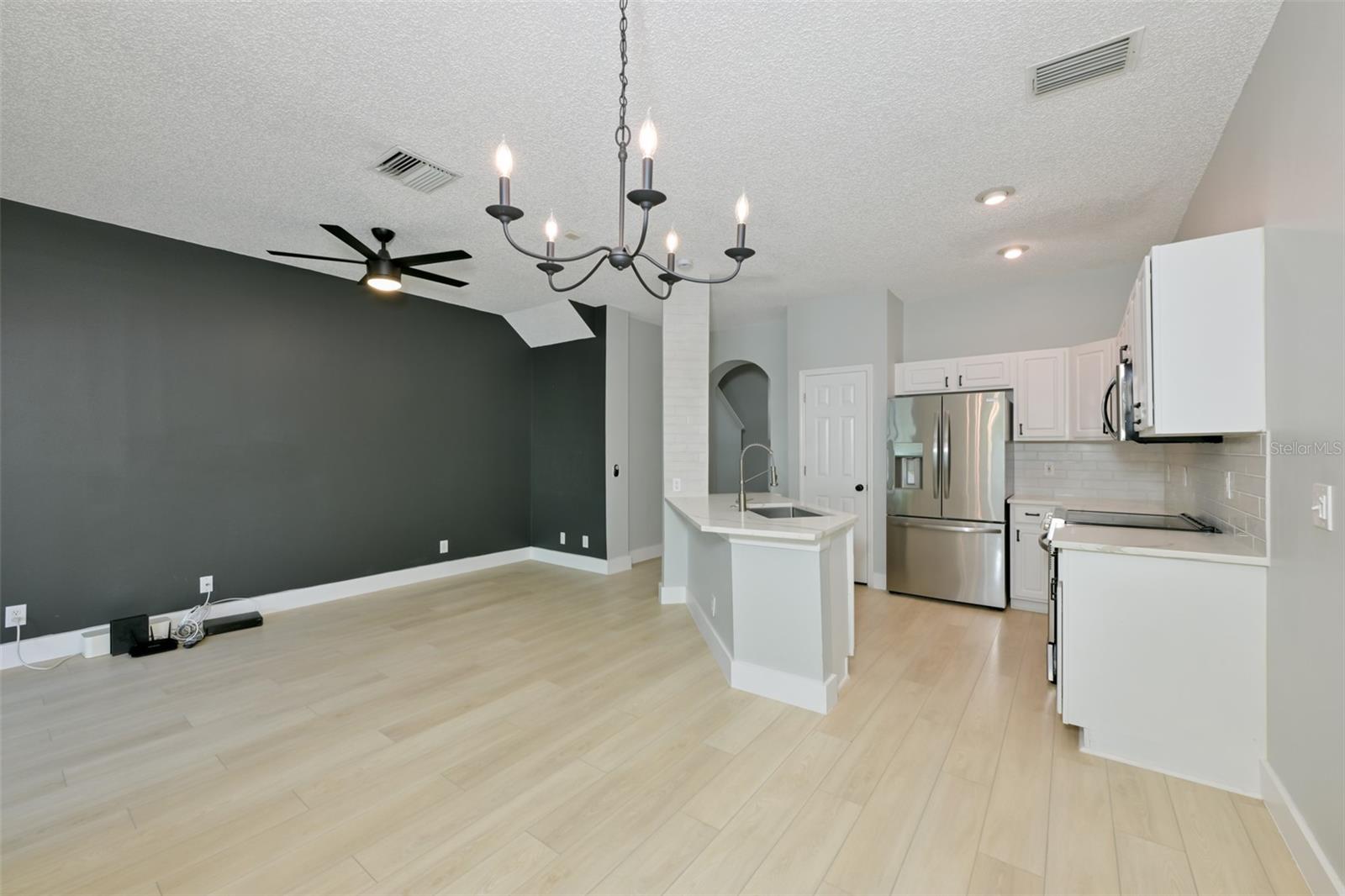 671 VALLANCE WAY NE, ST PETERSBURG, FL, 33716