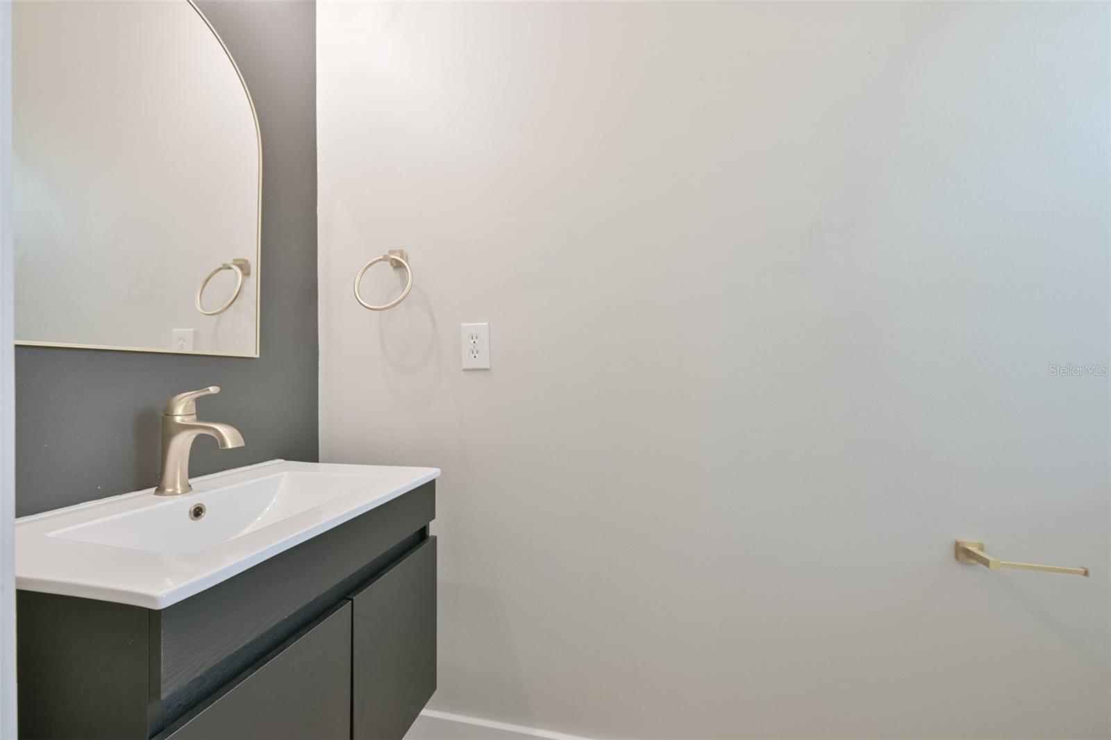 671 VALLANCE WAY NE, ST PETERSBURG, FL, 33716