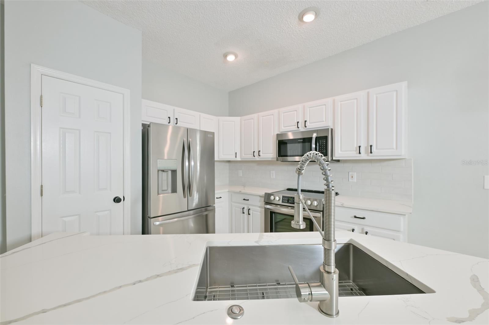 671 VALLANCE WAY NE, ST PETERSBURG, FL, 33716