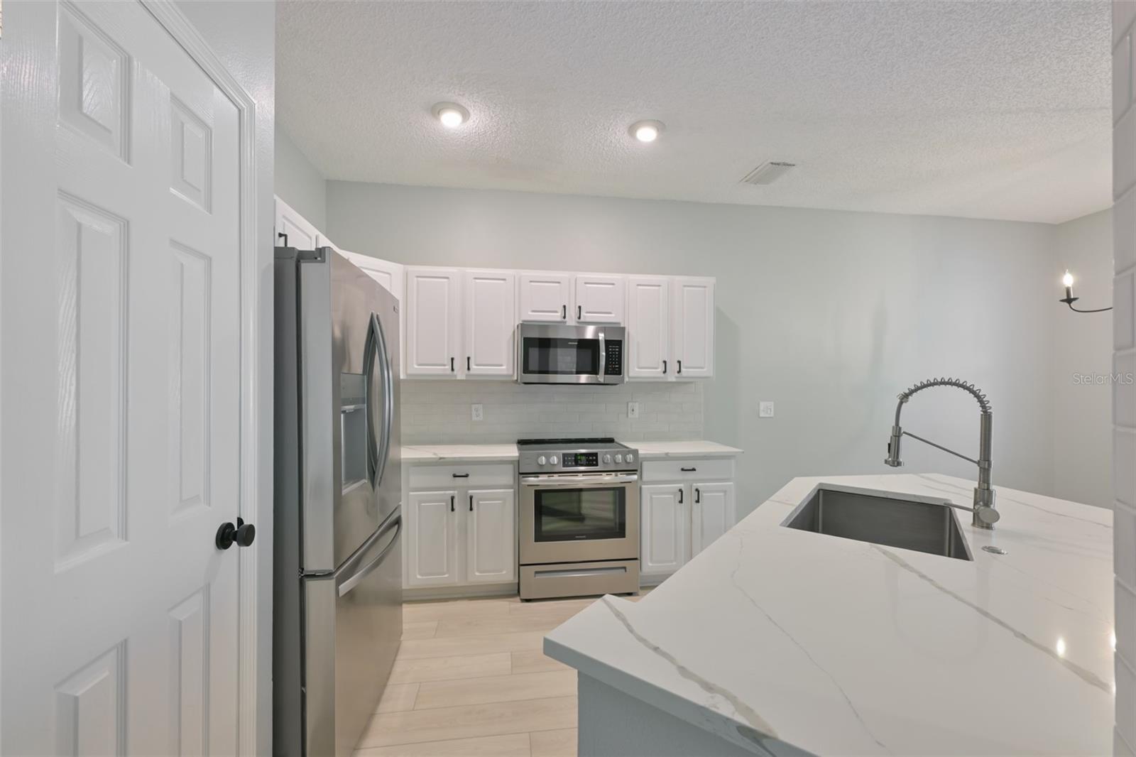 671 VALLANCE WAY NE, ST PETERSBURG, FL, 33716