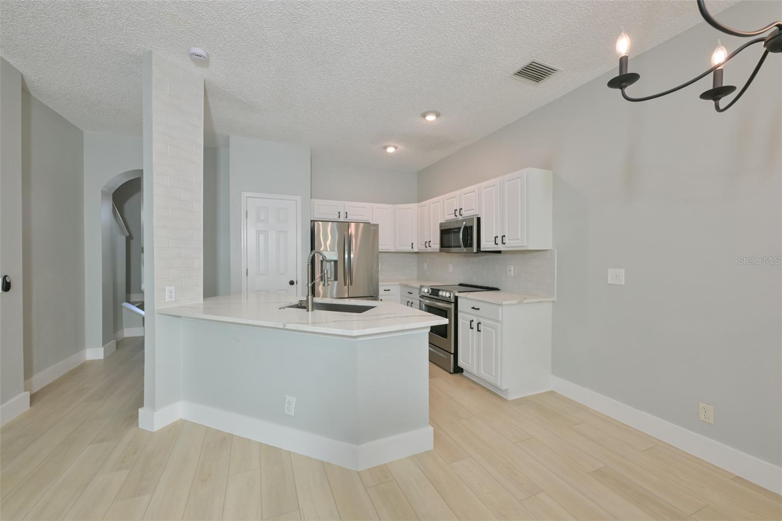 671 VALLANCE WAY NE, ST PETERSBURG, FL, 33716