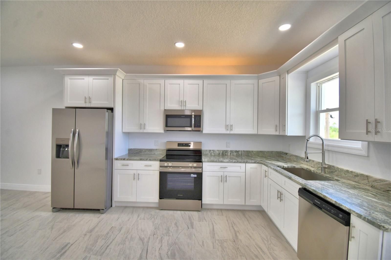 7951 SARASOTA DR #A, INDIAN LAKE ESTATES, FL, 33855
