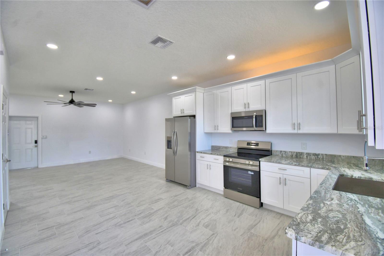 7951 SARASOTA DR #A, INDIAN LAKE ESTATES, FL, 33855