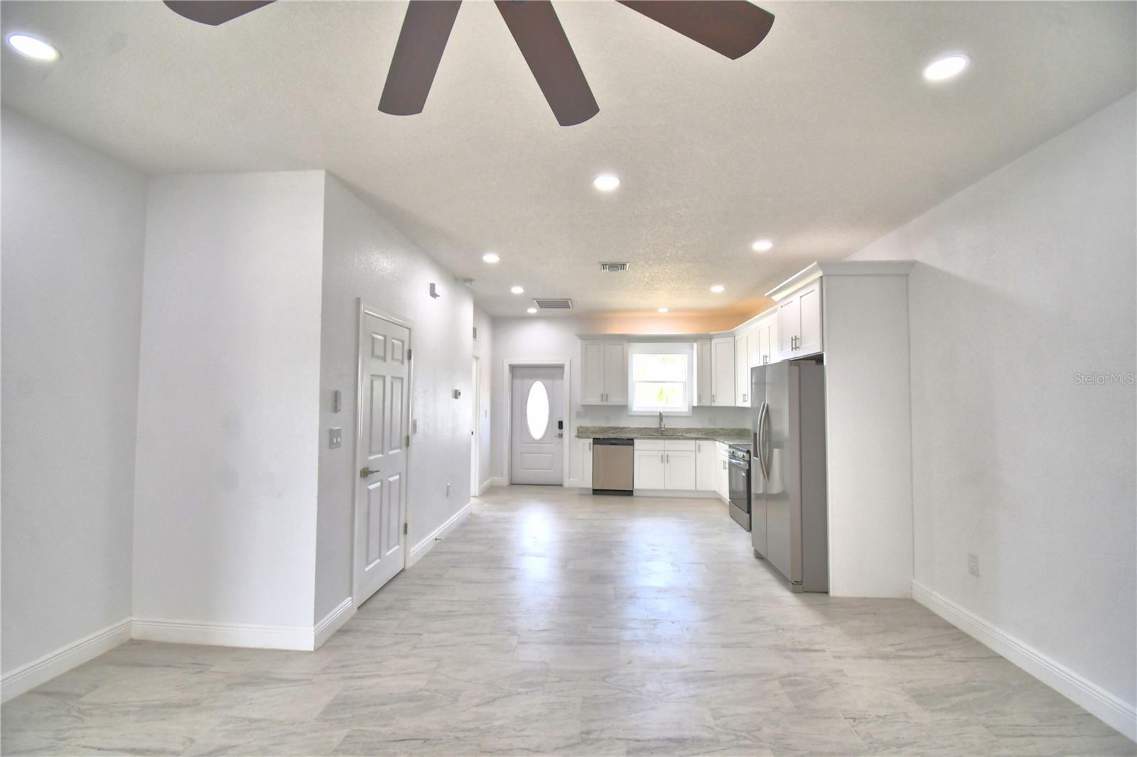 7951 SARASOTA DR #B, INDIAN LAKE ESTATES, FL, 33855