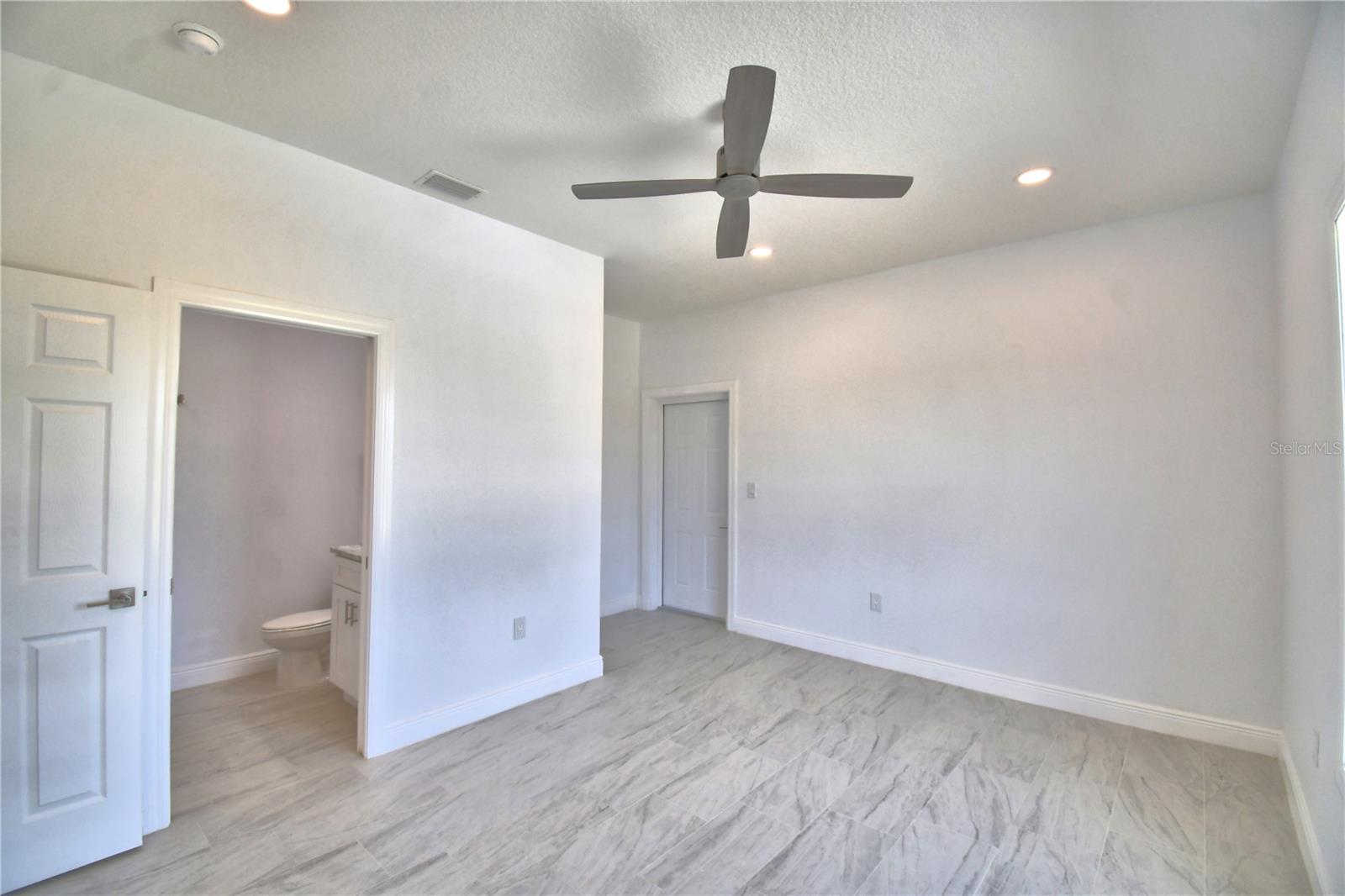 7951 SARASOTA DR #B, INDIAN LAKE ESTATES, FL, 33855