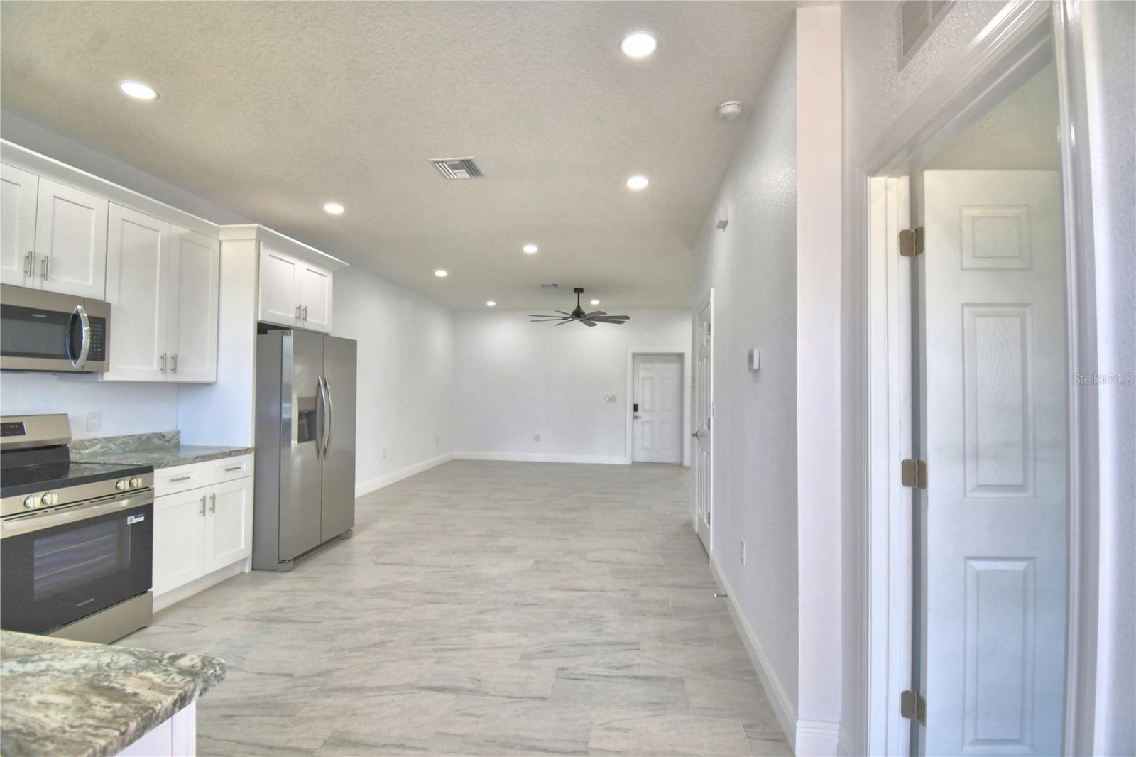 7951 SARASOTA DR #B, INDIAN LAKE ESTATES, FL, 33855