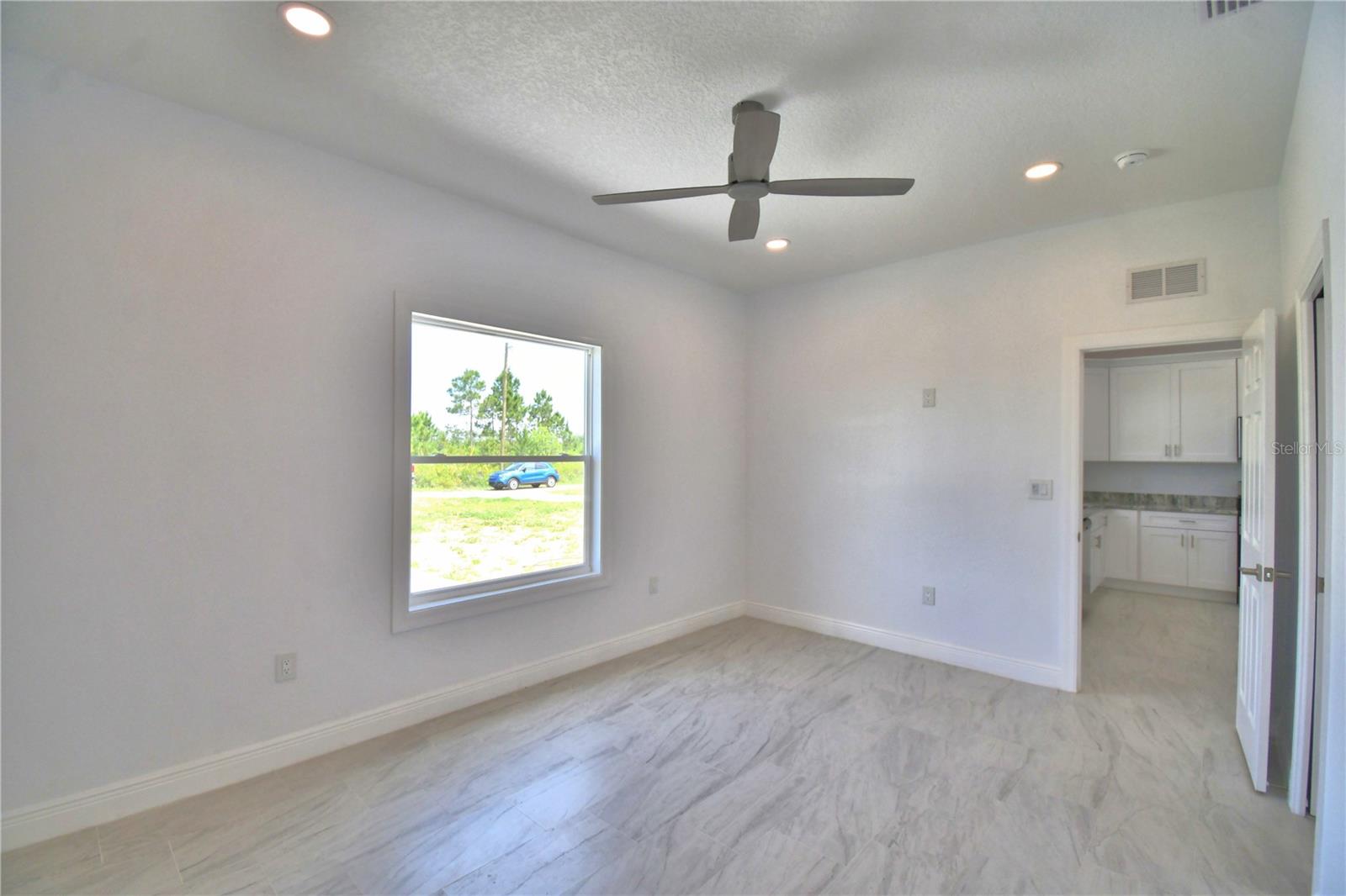 7951 SARASOTA DR #B, INDIAN LAKE ESTATES, FL, 33855