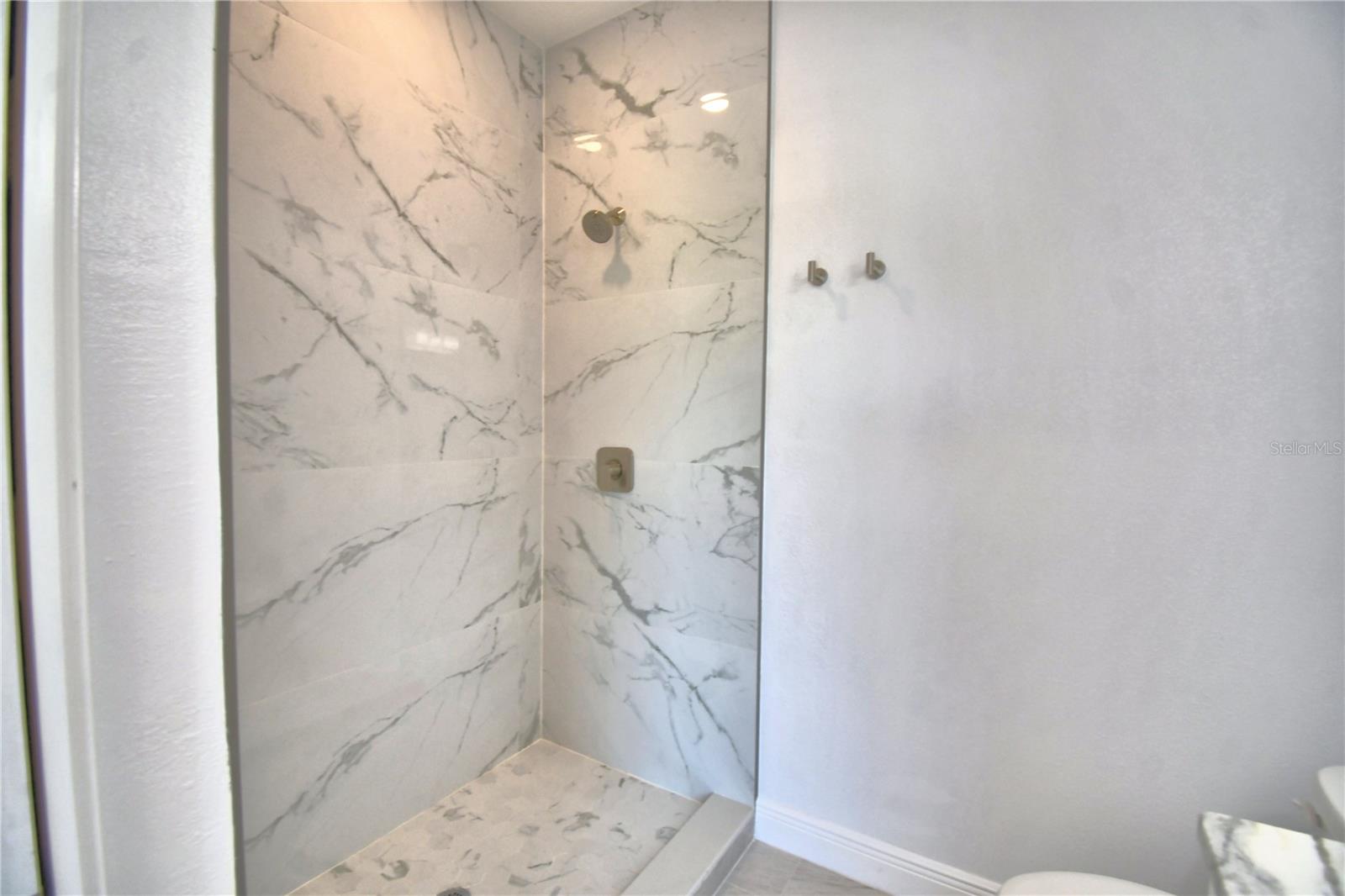 7951 SARASOTA DR #B, INDIAN LAKE ESTATES, FL, 33855
