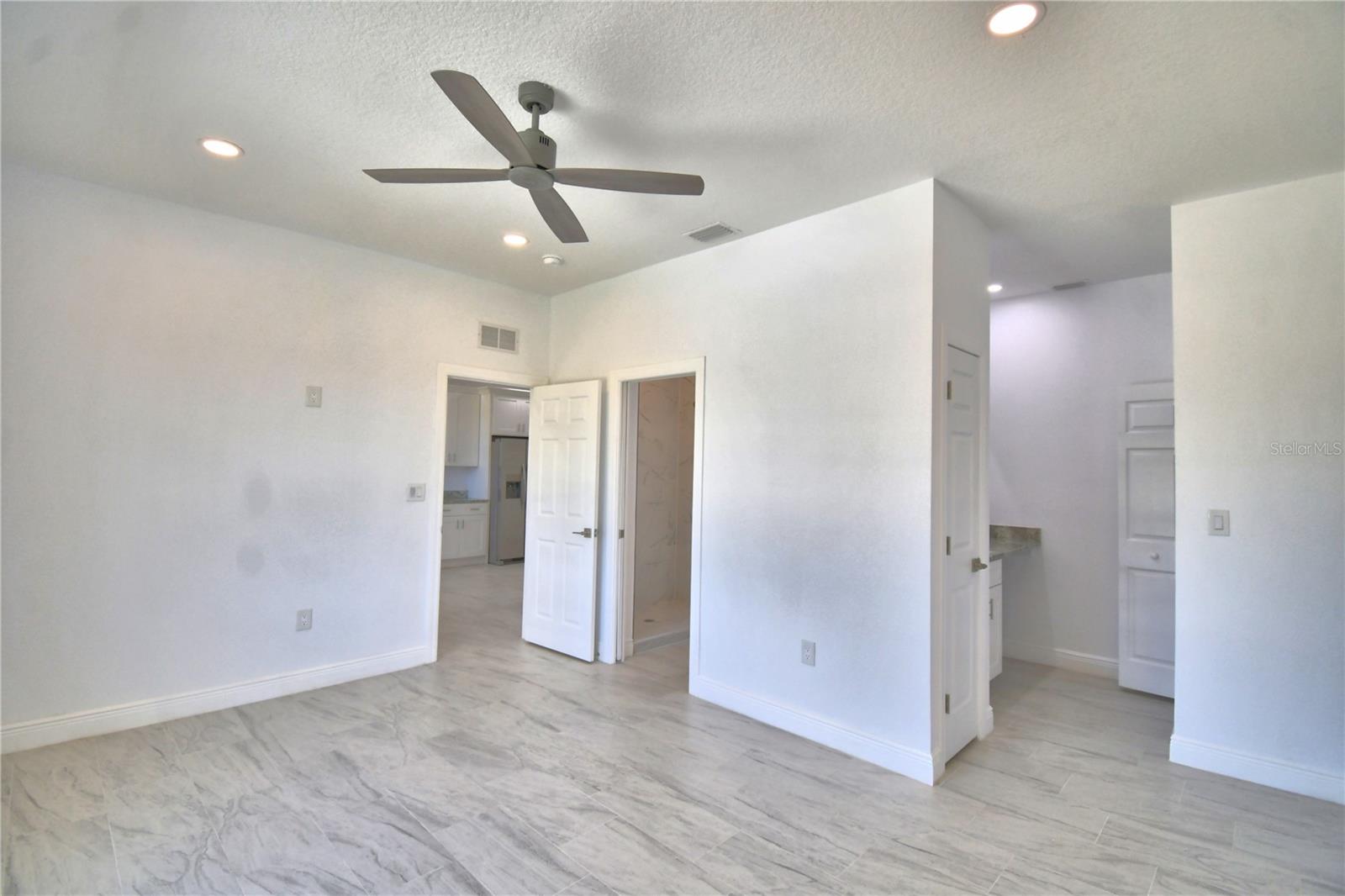 7951 SARASOTA DR #B, INDIAN LAKE ESTATES, FL, 33855