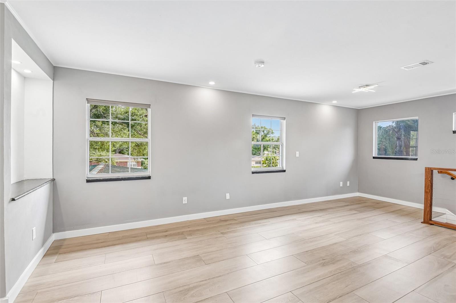 929 W BEACON AVE, TAMPA, FL, 33603
