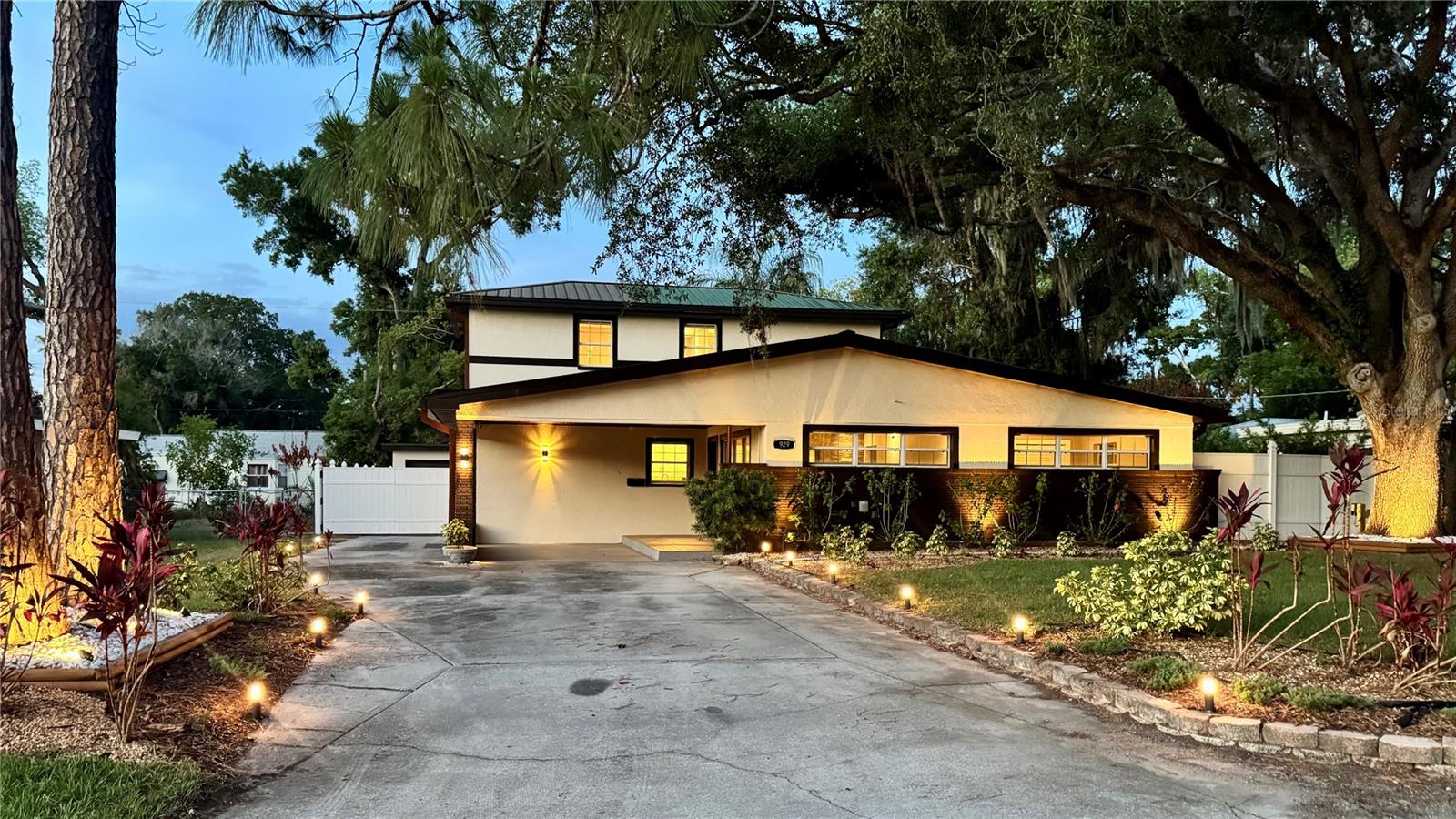 929 W BEACON AVE, TAMPA, FL, 33603