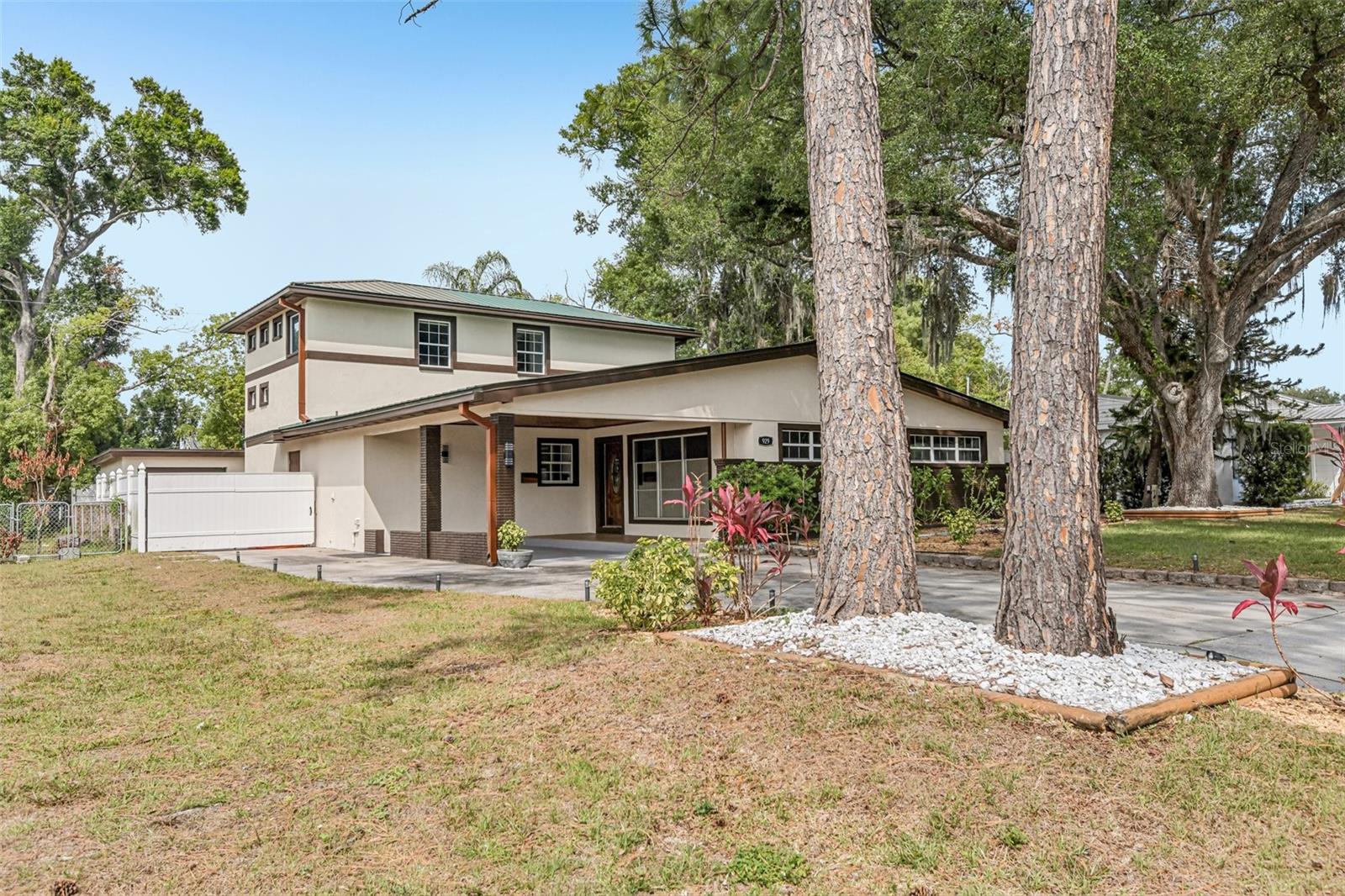 929 W BEACON AVE, TAMPA, FL, 33603