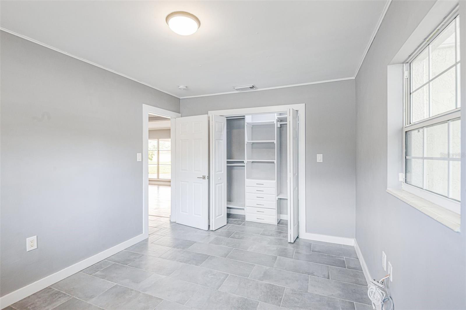 929 W BEACON AVE, TAMPA, FL, 33603