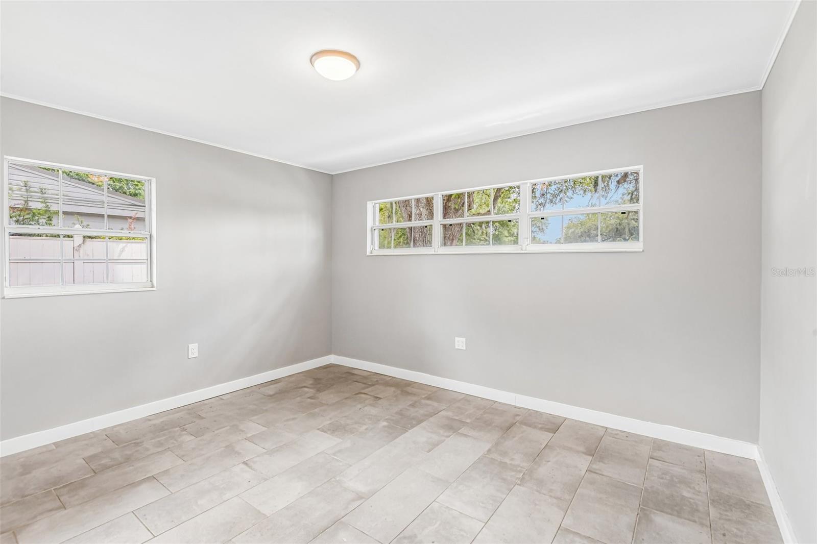 929 W BEACON AVE, TAMPA, FL, 33603