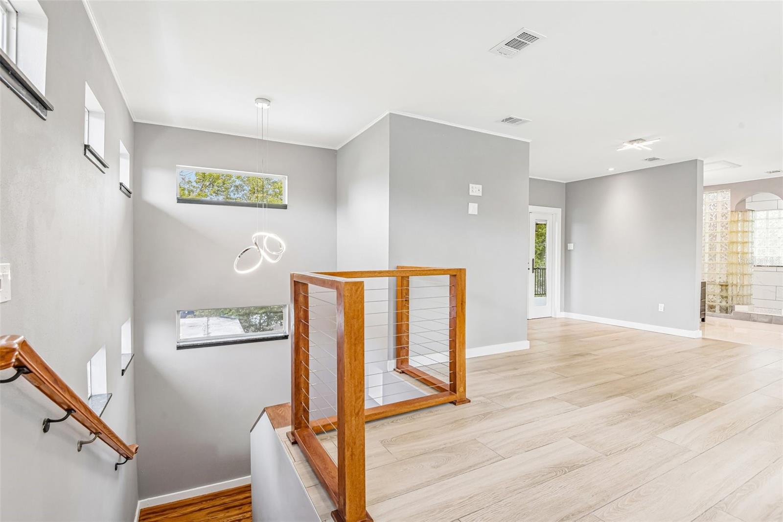929 W BEACON AVE, TAMPA, FL, 33603