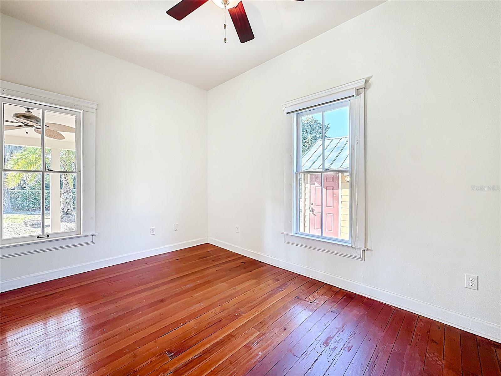 1148 N GRANDVIEW ST, MOUNT DORA, FL, 32757