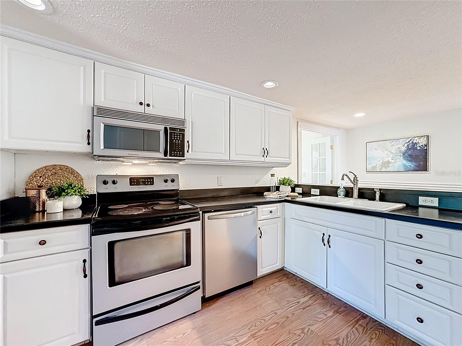 1148 N GRANDVIEW ST, MOUNT DORA, FL, 32757
