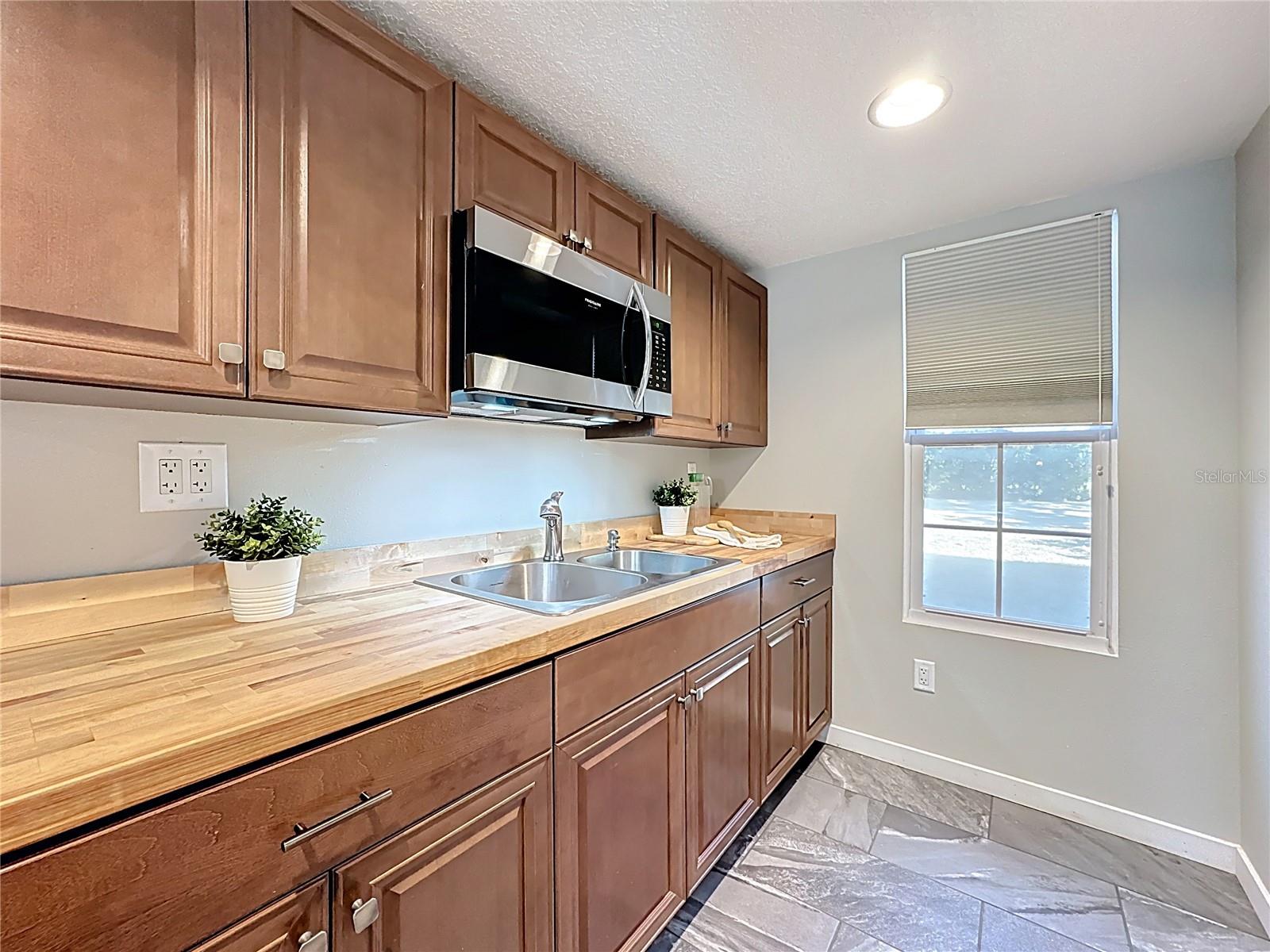 1148 N GRANDVIEW ST, MOUNT DORA, FL, 32757
