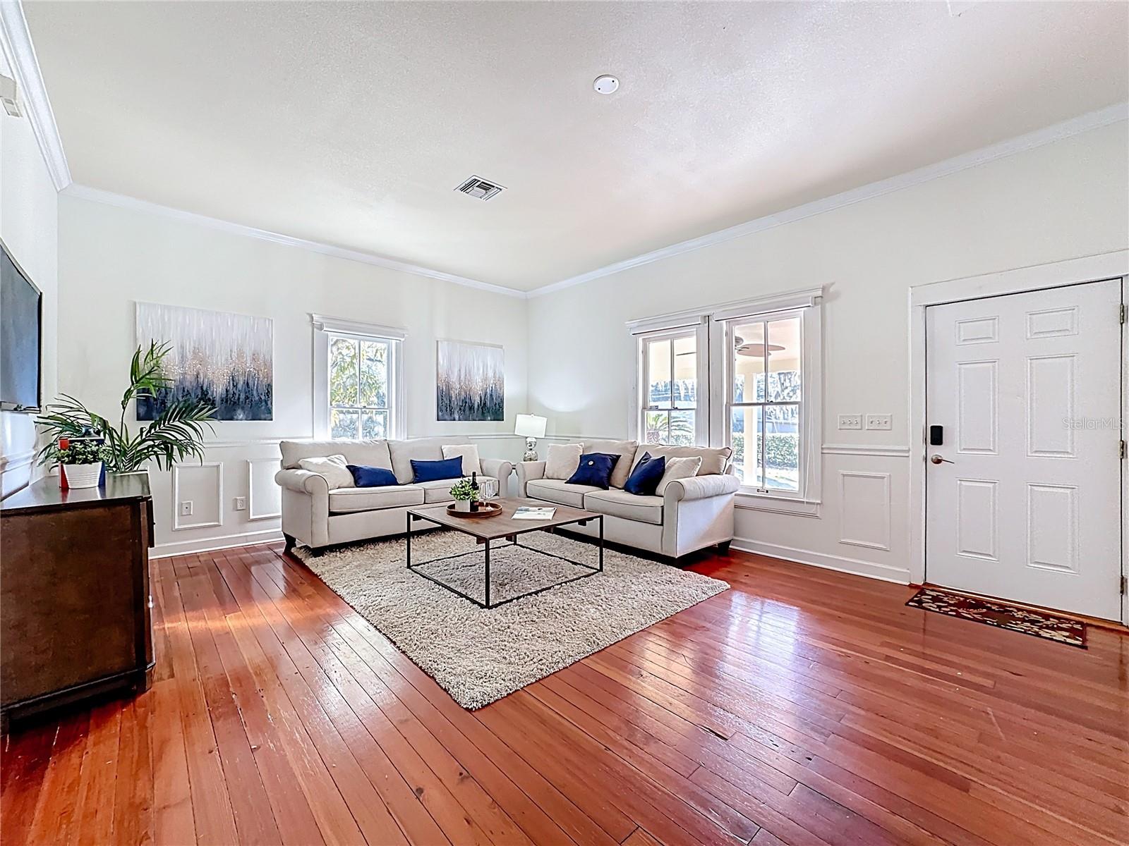 1148 N GRANDVIEW ST, MOUNT DORA, FL, 32757