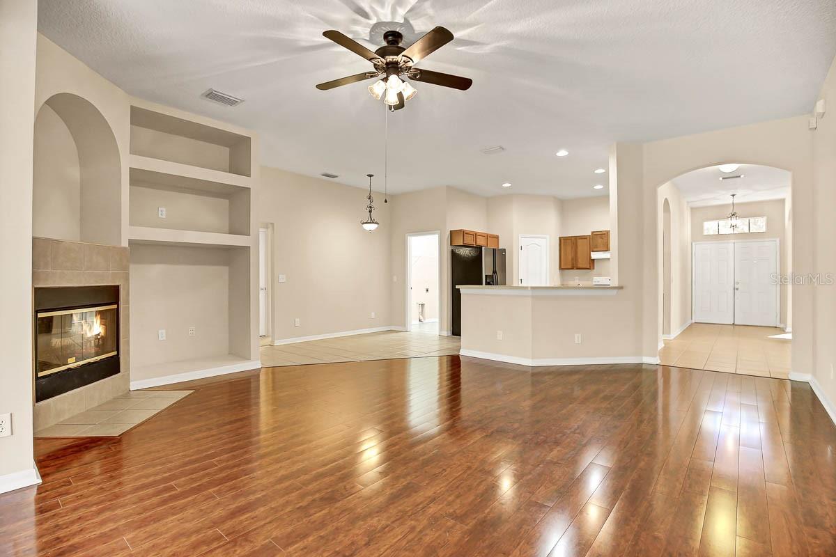 16326 BRIDGELAWN AVE, LITHIA, FL, 33547