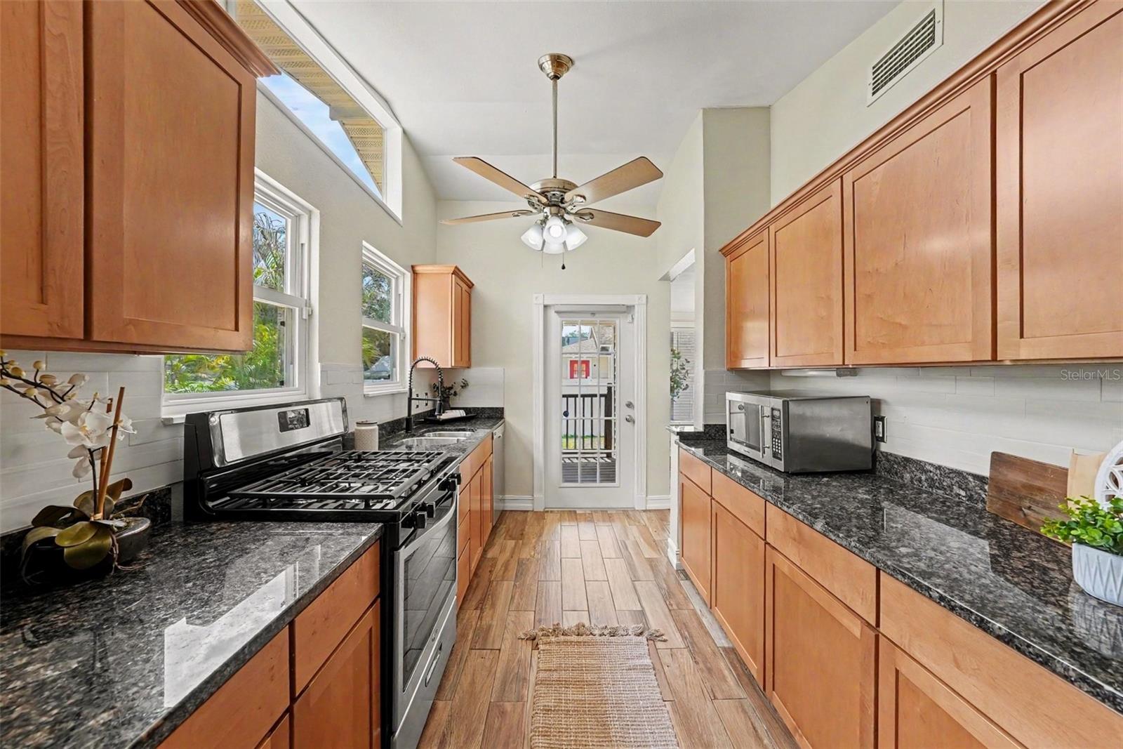 204 W JEAN ST, TAMPA, FL, 33604