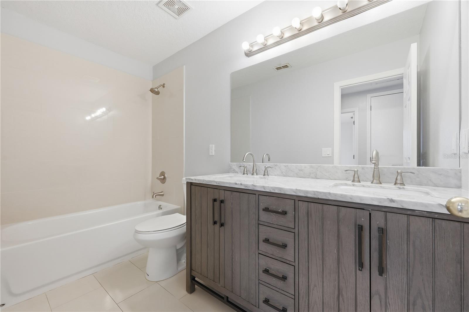 OAK LNDG, ORLANDO, FL, 32818