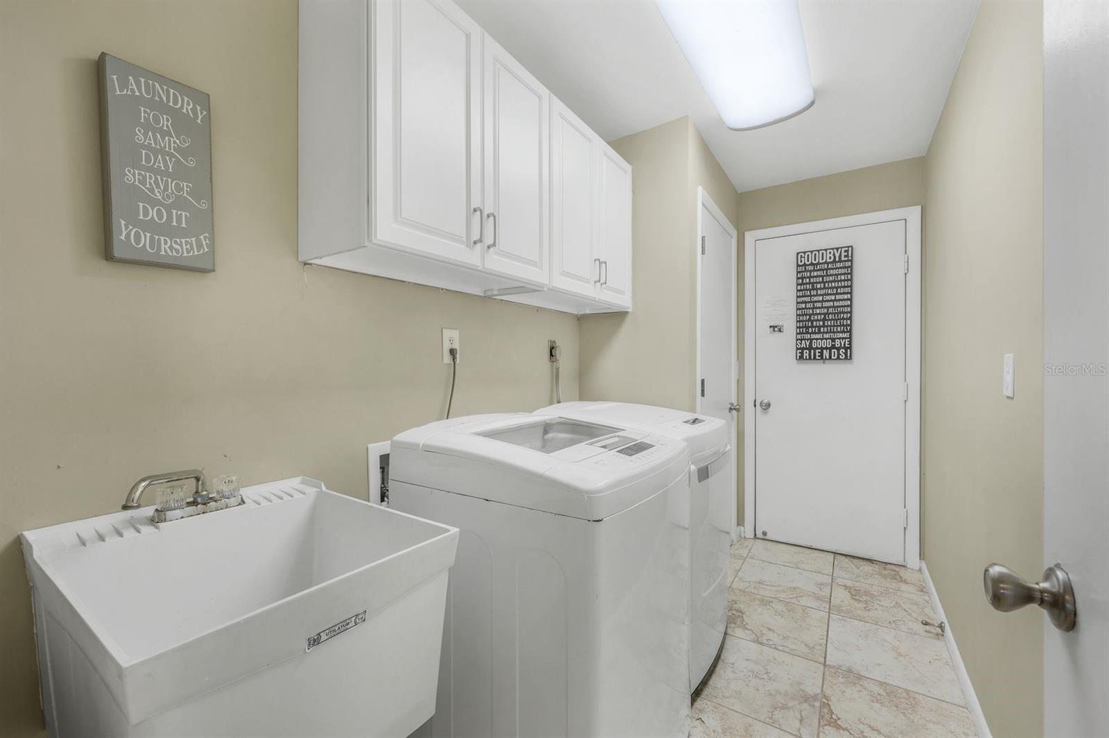 719 EL DORADO PKWY W, CAPE CORAL, FL, 33914