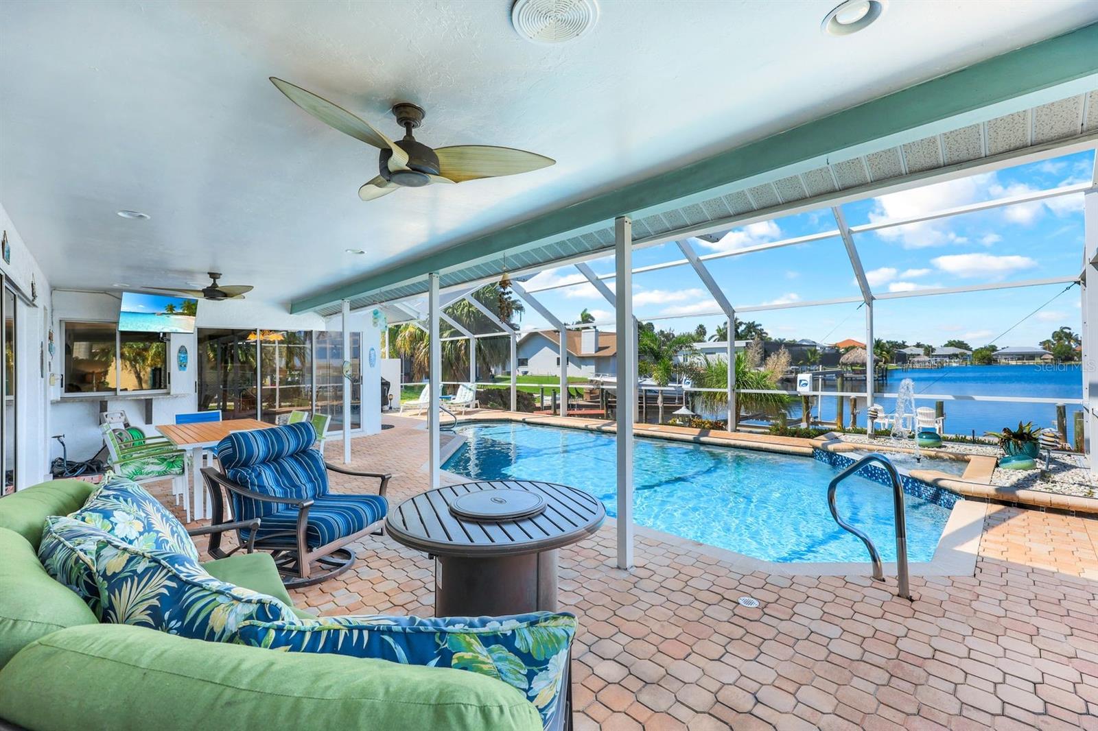 719 EL DORADO PKWY W, CAPE CORAL, FL, 33914