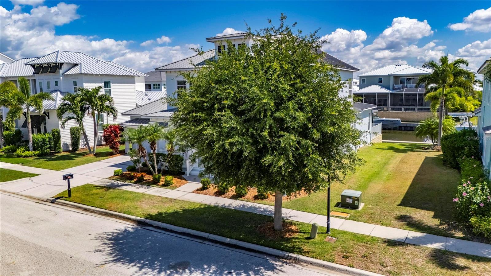 611 MIRABAY BLVD, APOLLO BEACH, FL, 33572