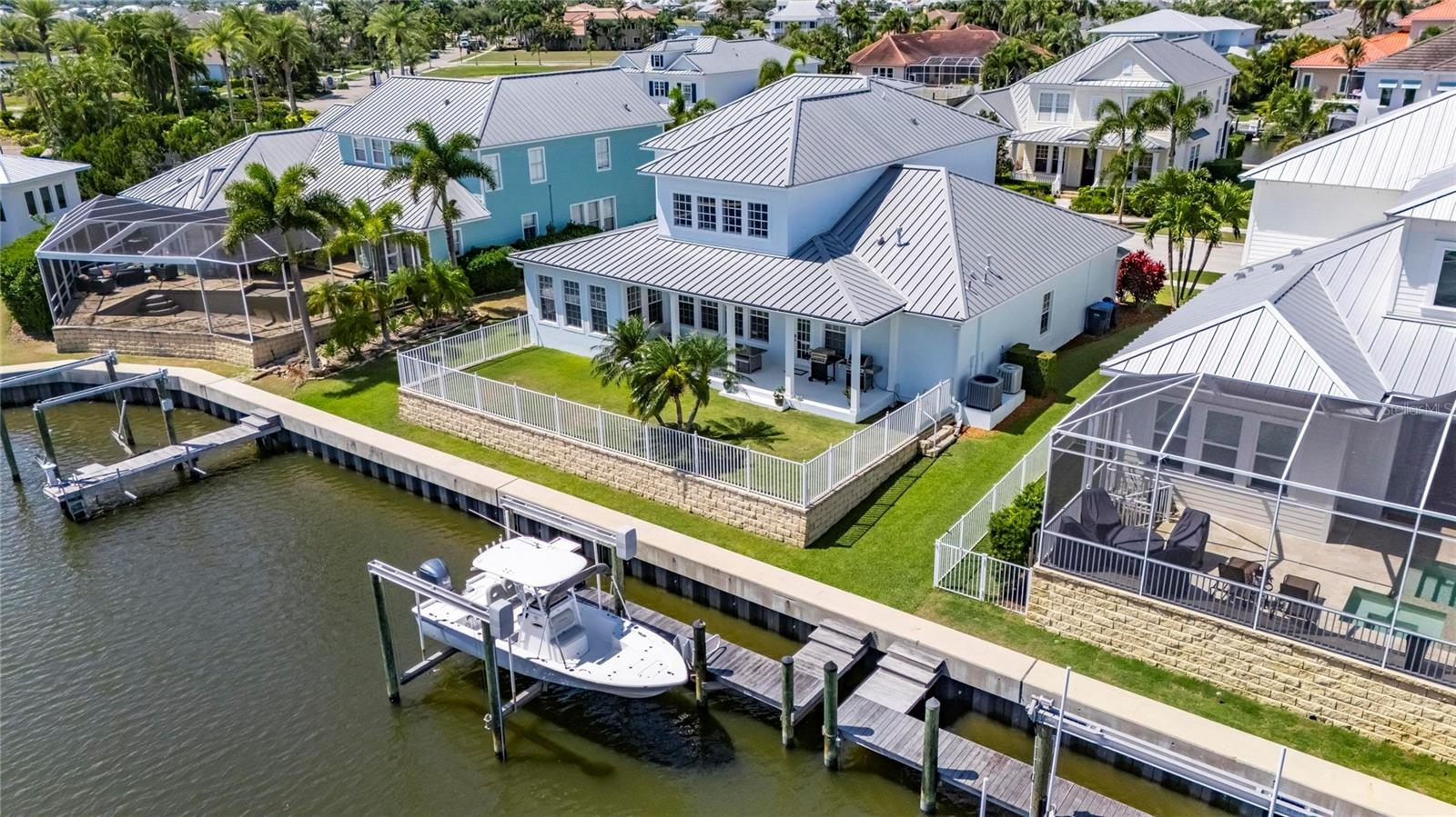 611 MIRABAY BLVD, APOLLO BEACH, FL, 33572
